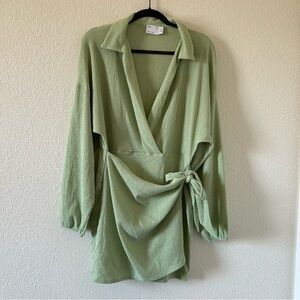 slim fit dress slacks & Other Stories satin long sleeve maxi dress with drape back in green – ASOS  Sample Sale main image 0